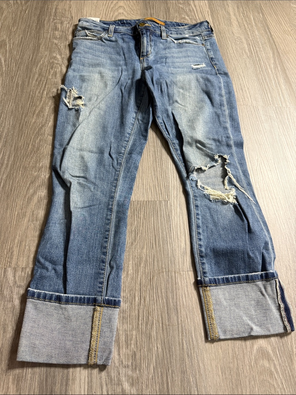 Women’s Distressed Boyfriend Jeans in Light Blue with Cuffed Hem